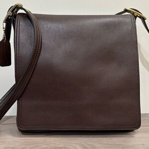 Vintage AUTH 2001 Coach Monterey Flap leather crossbody bag in mahogany brown